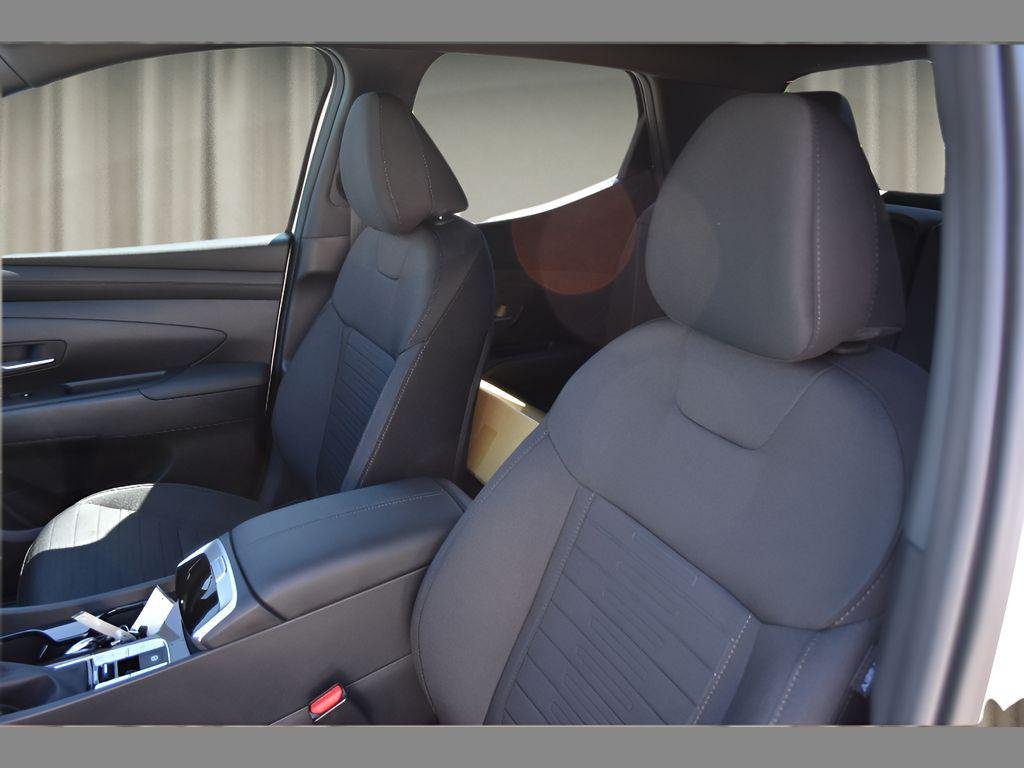 2025 Hyundai Santa Cruz SE - Photo 28