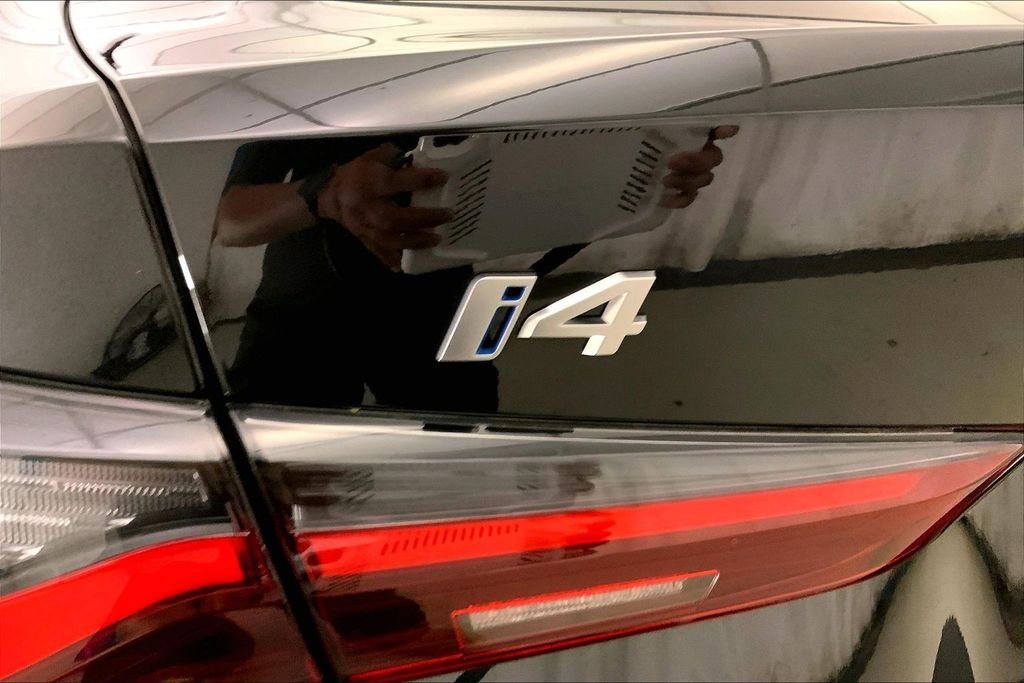 Used 2023 Black Sapphire Metallic BMW  image 7
