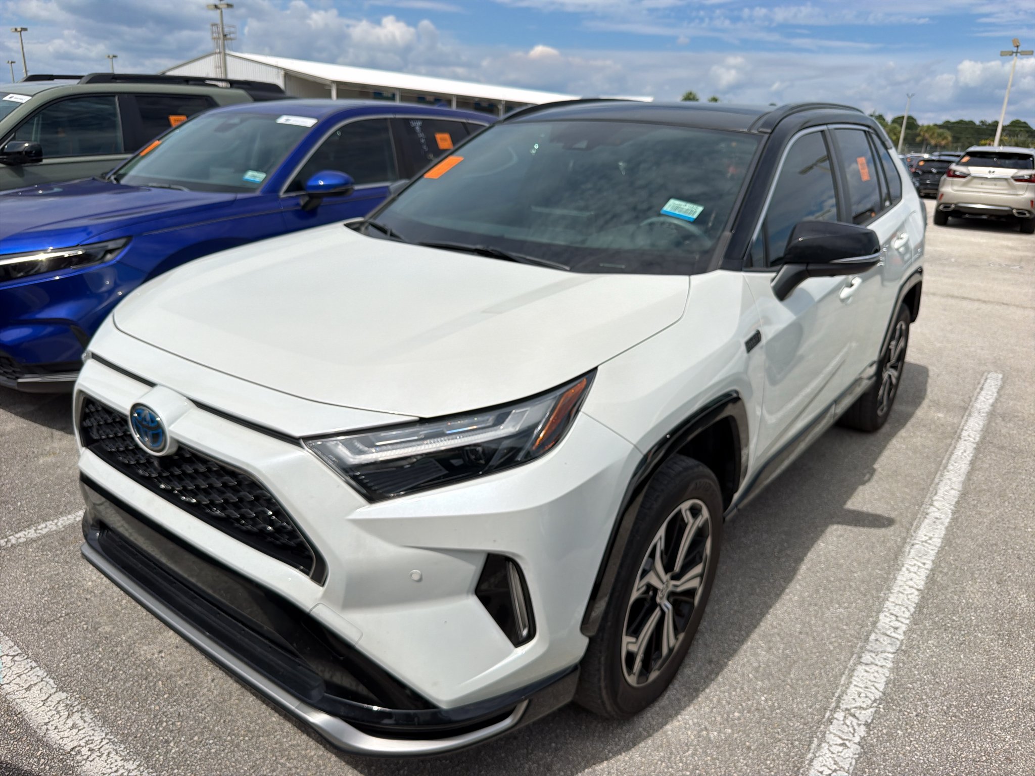 Used 2022 Blizzard Pearl/Midnight Black Metallic Toyota XSE image 2