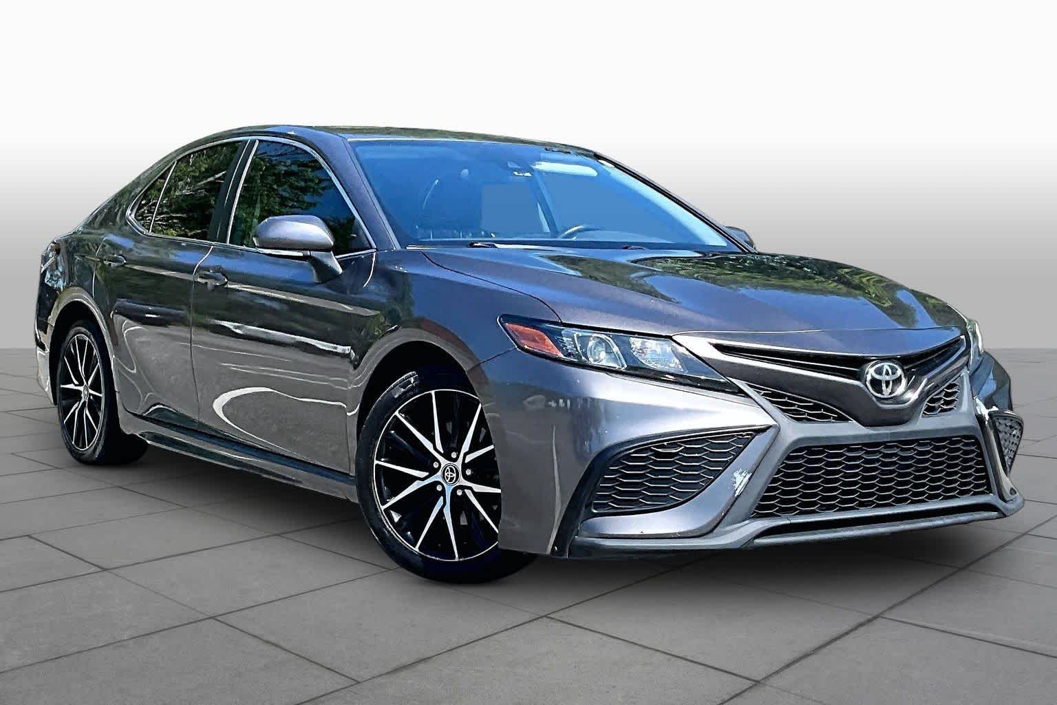 Used 2022 PREDAWN GRAY MICA Toyota SE Nightshade image 3