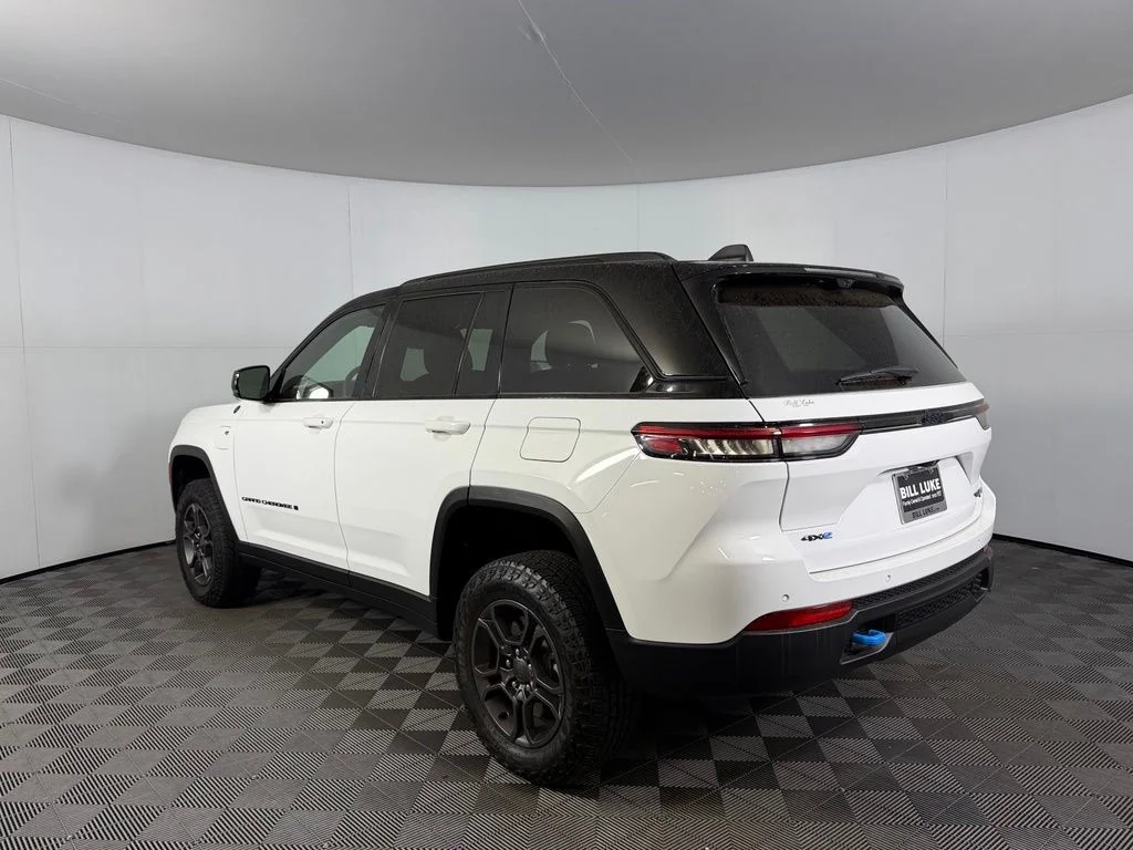 Used 2025 White Jeep Trailhawk 4xe image 9