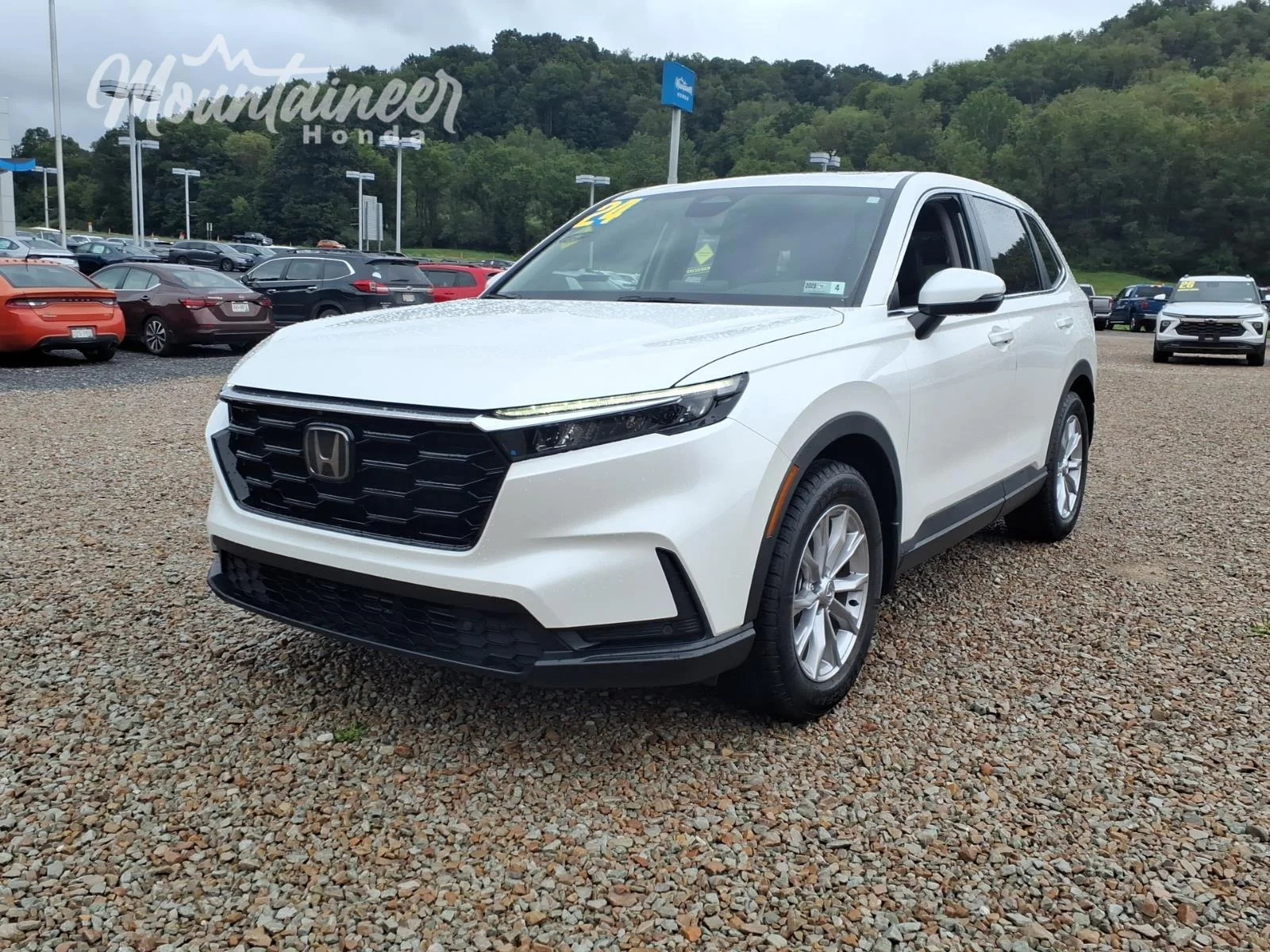 Used 2024 Platinum White Pearl Honda  image 1