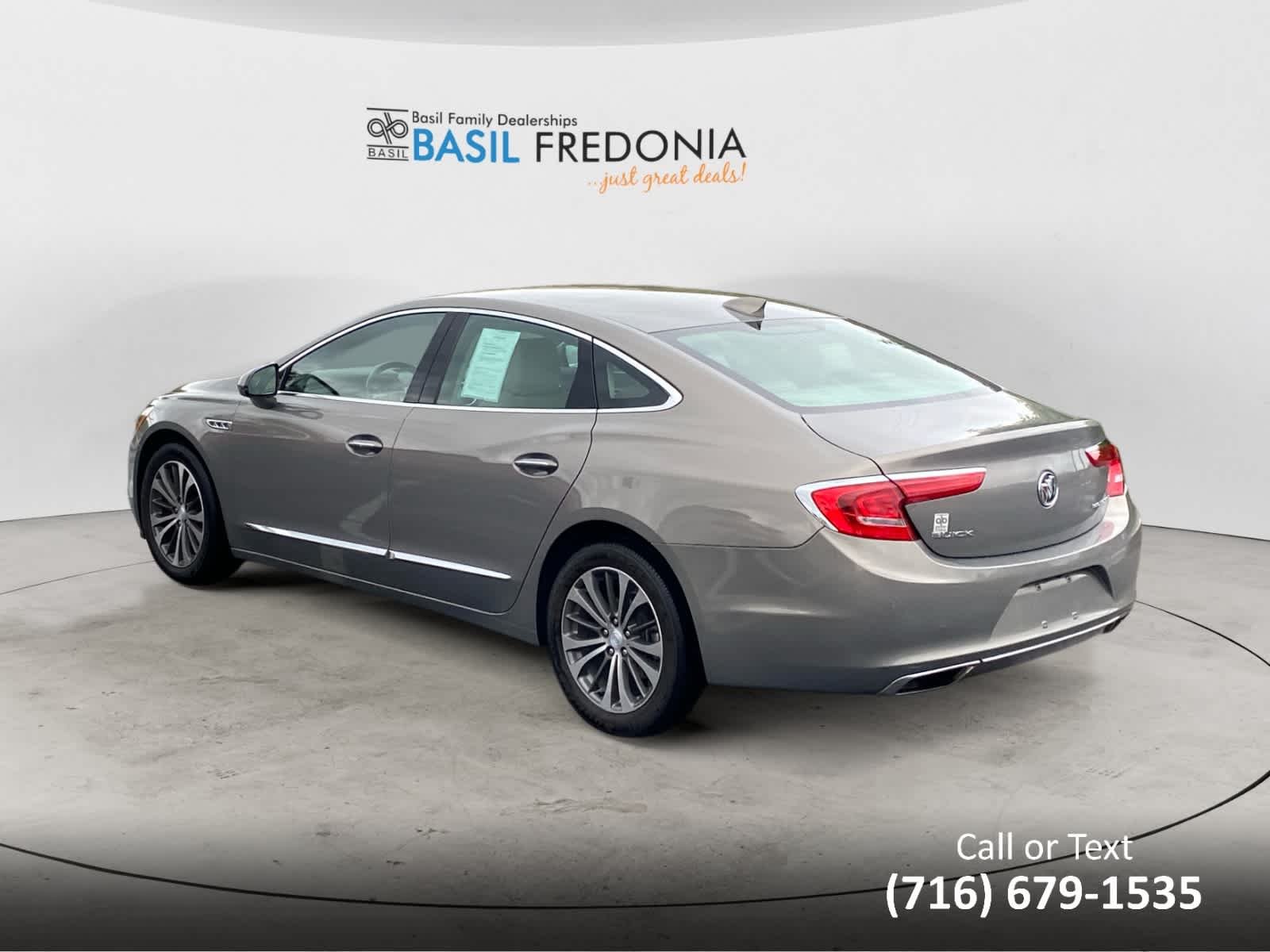 Used 2017 Pepperdust Metallic Buick Essence image 3
