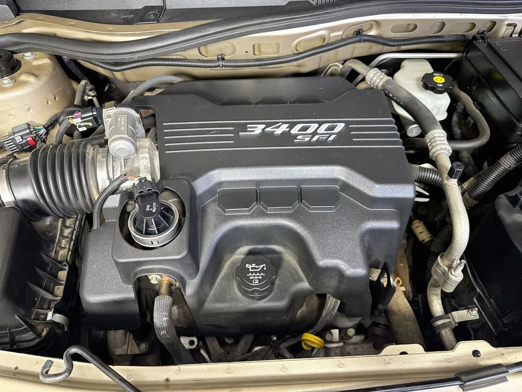 Used 2008 Beige Chevrolet LT image 36