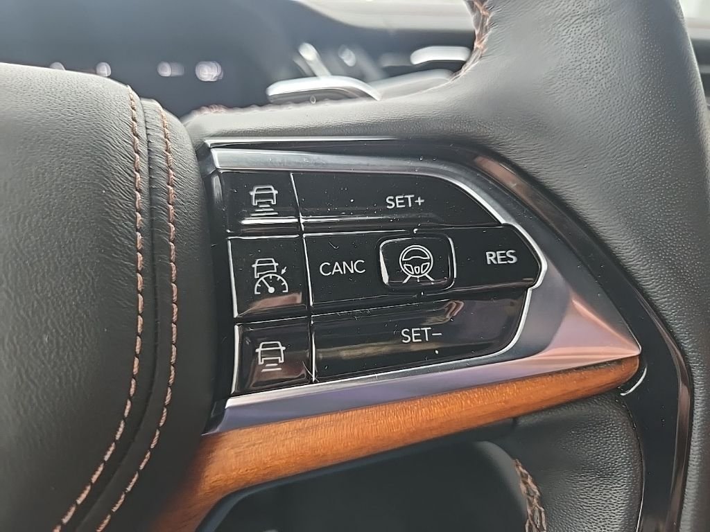 Used 2022 White Jeep Summit Reserve image 45