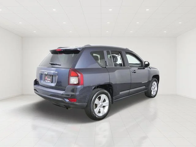Used 2015 Gray Jeep Altitude image 7