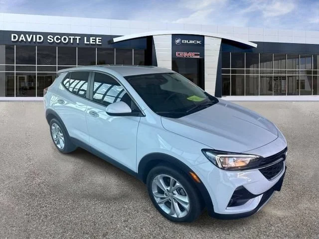 Used 2023 Summit White Buick Preferred image 6