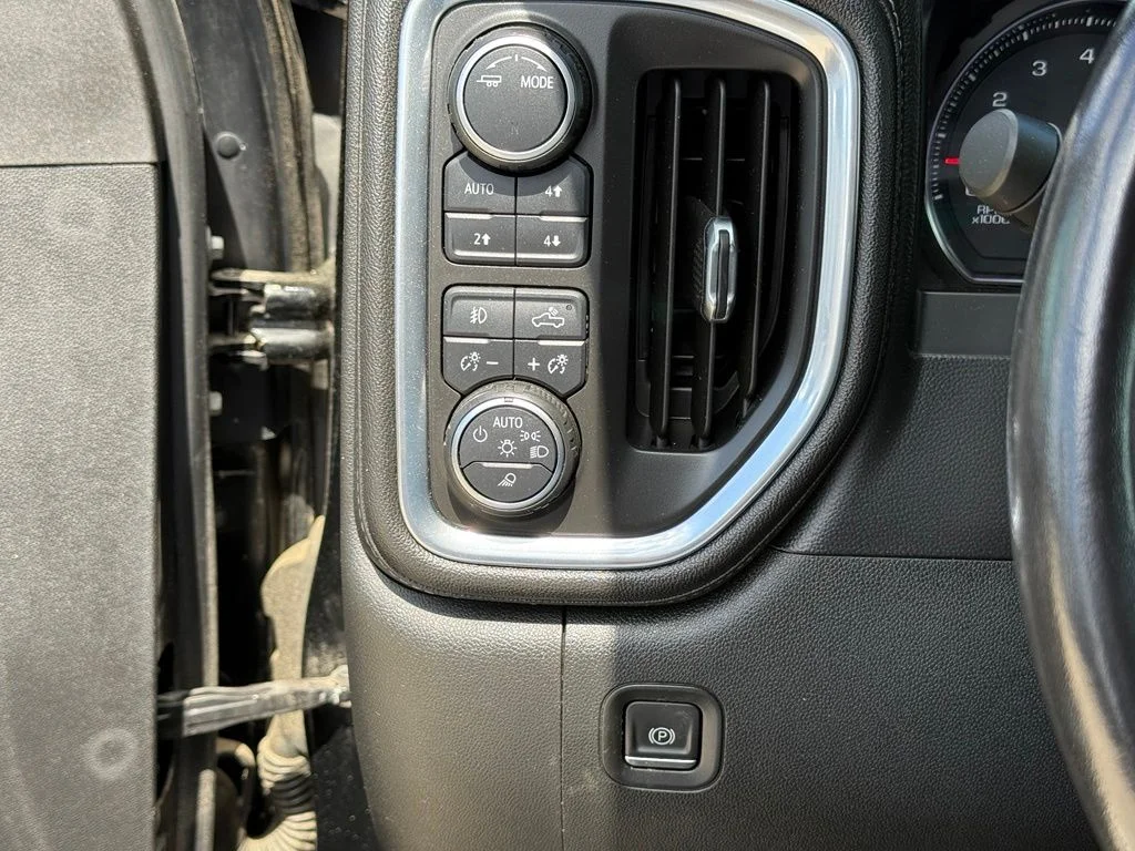 Used 2020 Black Chevrolet LTZ image 20
