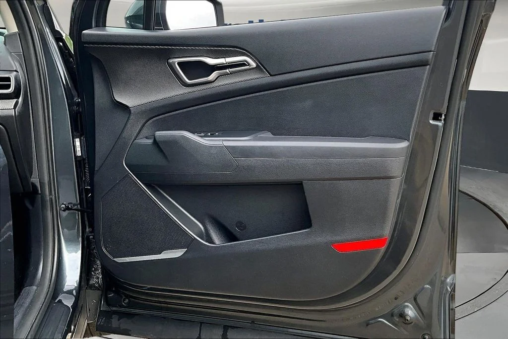 Certified Used 2025 Gray Kia LX image 31