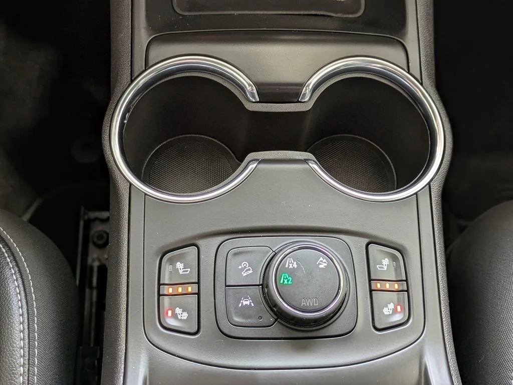 Used 2023 Summit White GMC SLT image 7