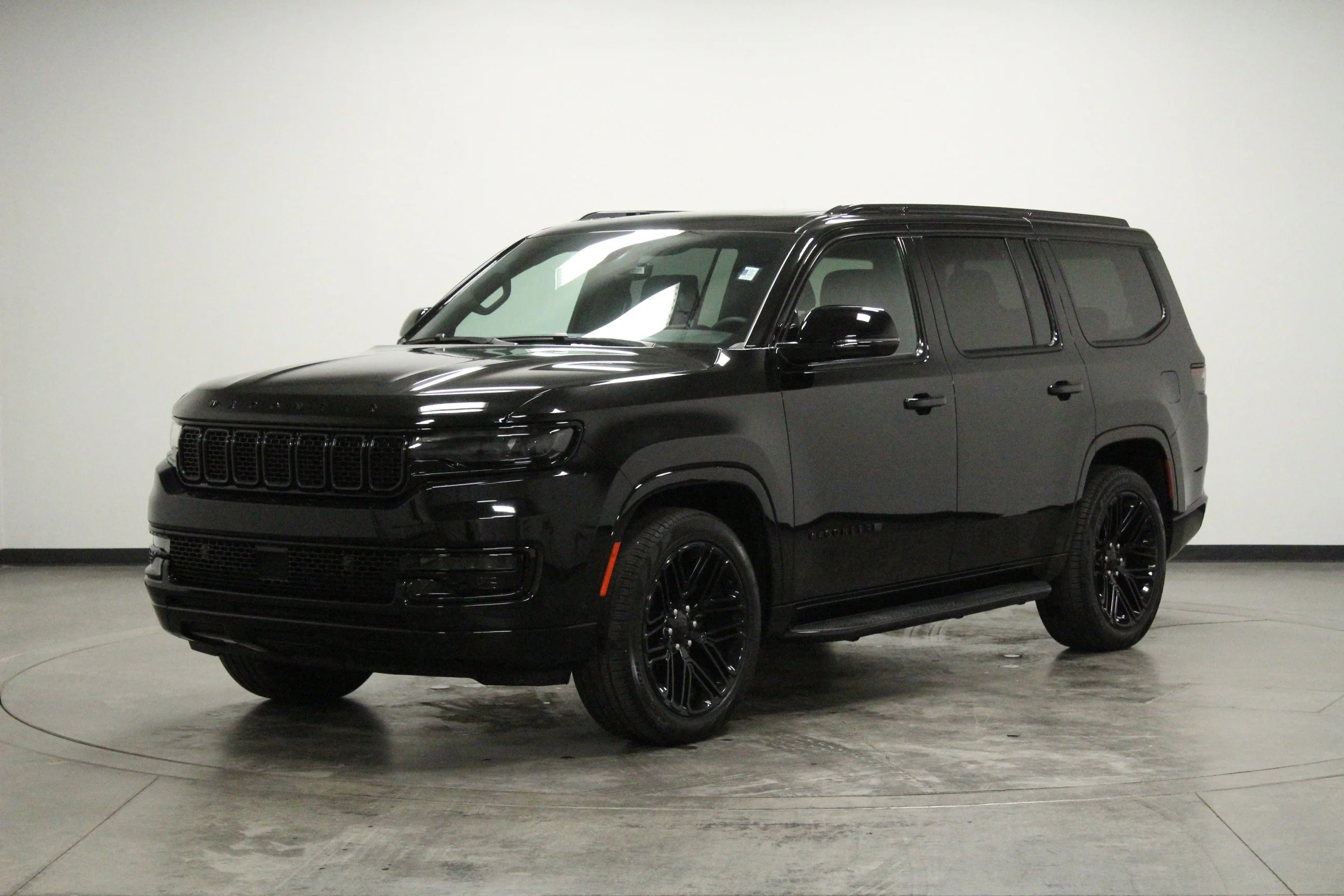 Used 2024 Diamond Black Crystal Pearlcoat Jeep Series II image 4