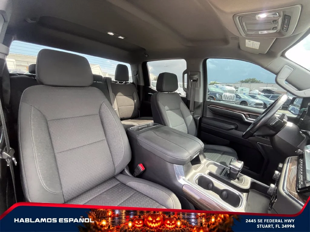 Used 2023 BLACK Chevrolet RST image 16