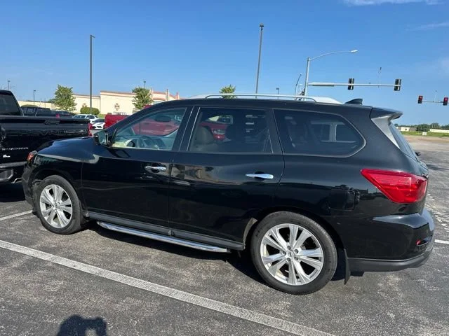 Used 2019 Black Nissan SL image 3
