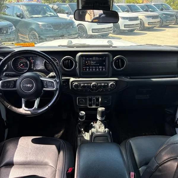 Used 2021 White Jeep Unlimited Sahara image 17