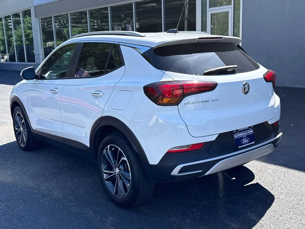 Used 2022 Summit White Buick Select image 6