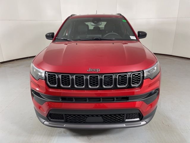 New 2026 Red Hot Pearlcoat Jeep Latitude image 3