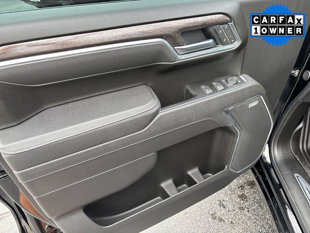 Used 2025 Black Chevrolet LTZ image 27