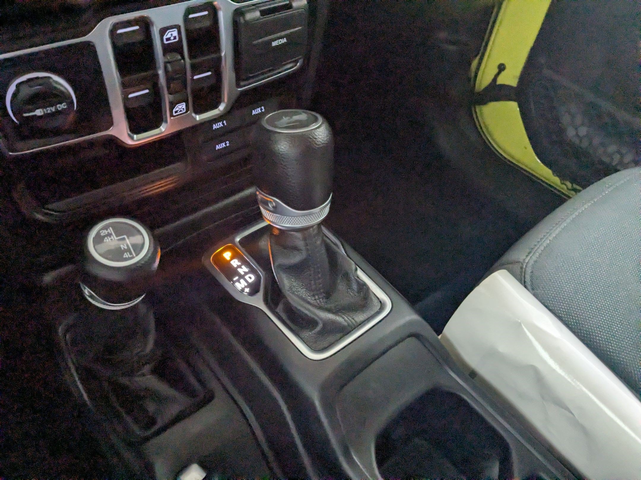 Used 2023 High Velocity Clearcoat Jeep Sport S image 16