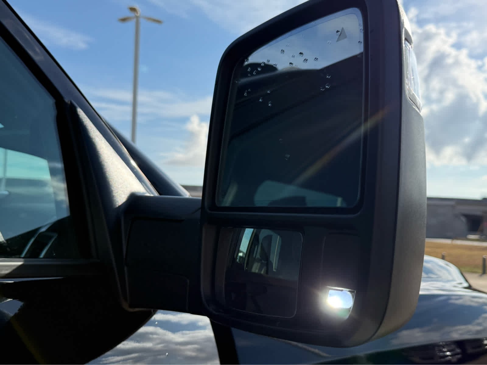 New 2027 Diamond Black Crystal Pearl-Coat Exterior Paint RAM Laramie image 16