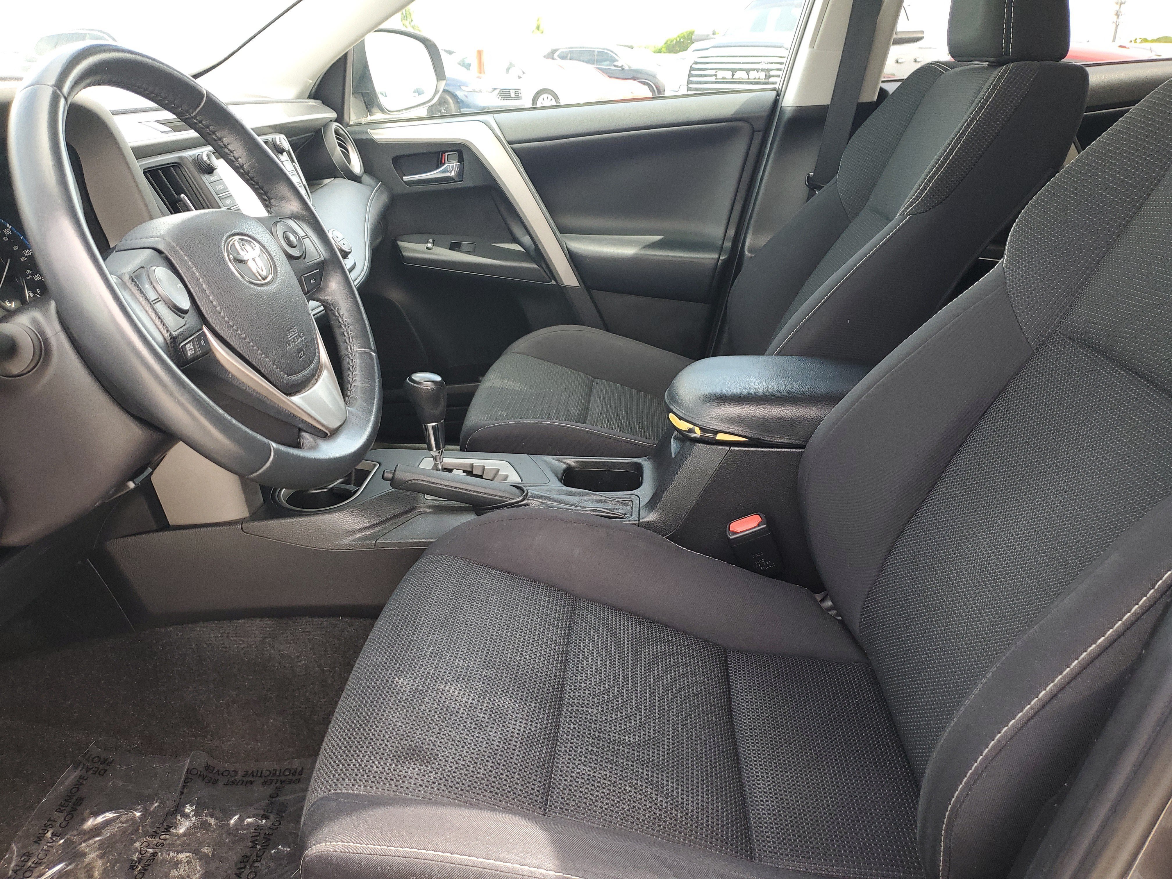 Used 2018 Magnetic Gray Metallic Toyota XLE image 18