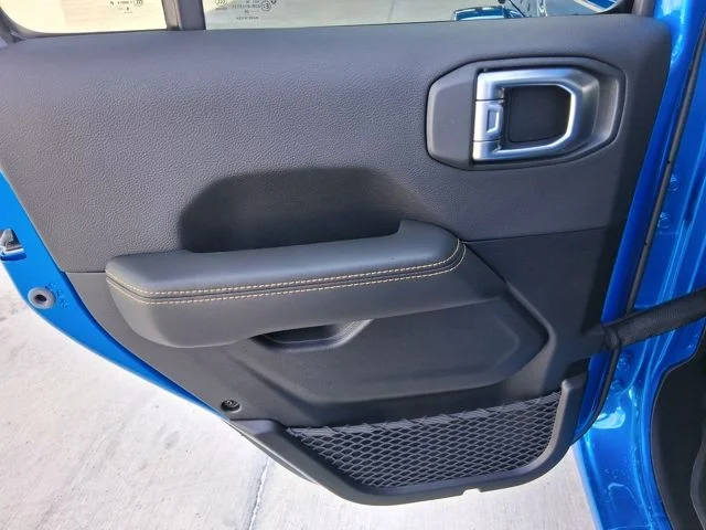 New 2026 Hydro Blue Pearl-Coat Exterior Paint Jeep Sahara image 20