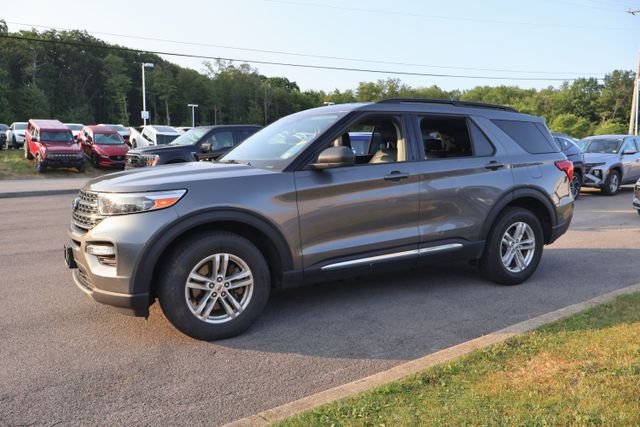 Used 2023 Gray Metallic Ford XLT image 4