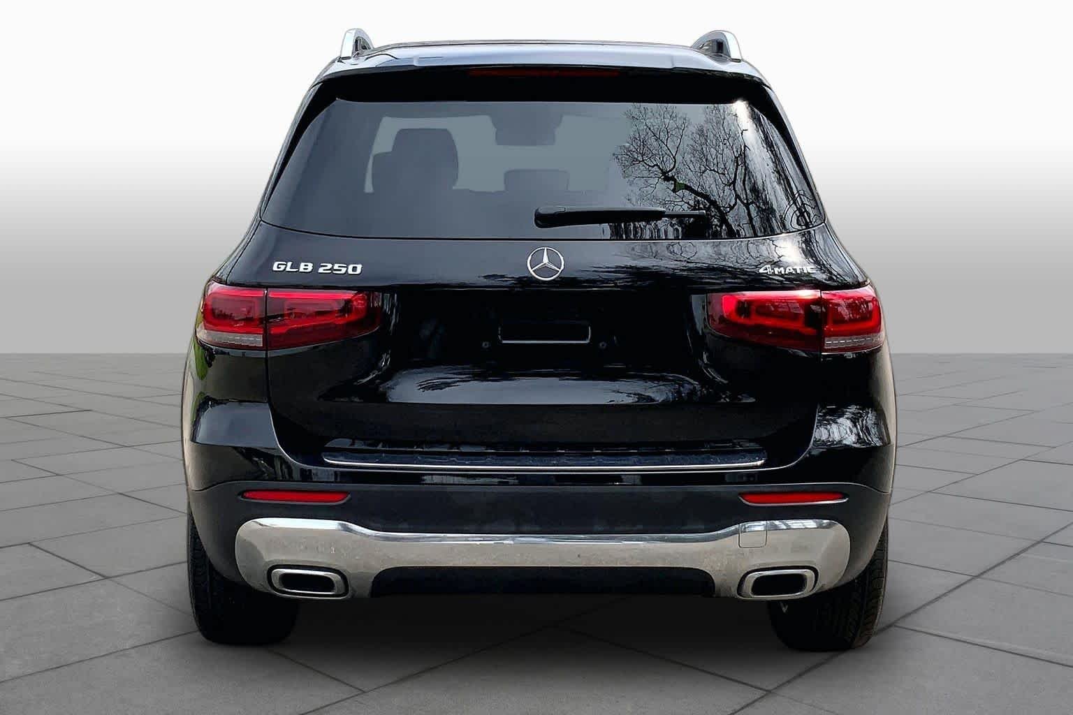 Used 2022 Night Black Mercedes-Benz GLB 250 image 5