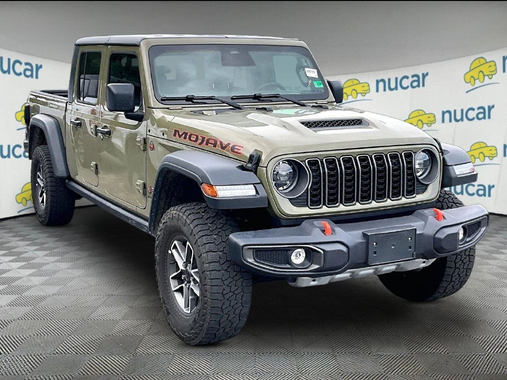 Used 2026 Green Jeep Mojave image 1
