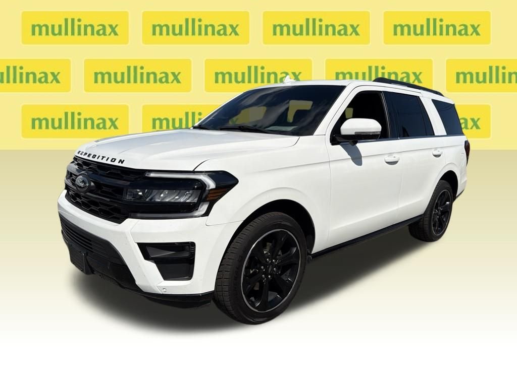 Used 2024 White Ford Limited image 5