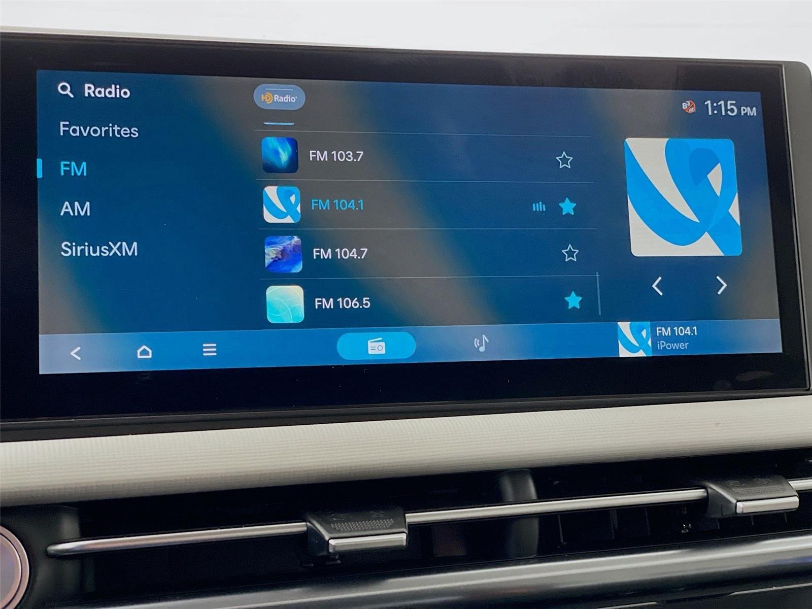 Used 2025 Phantom Black Hyundai SEL image 18