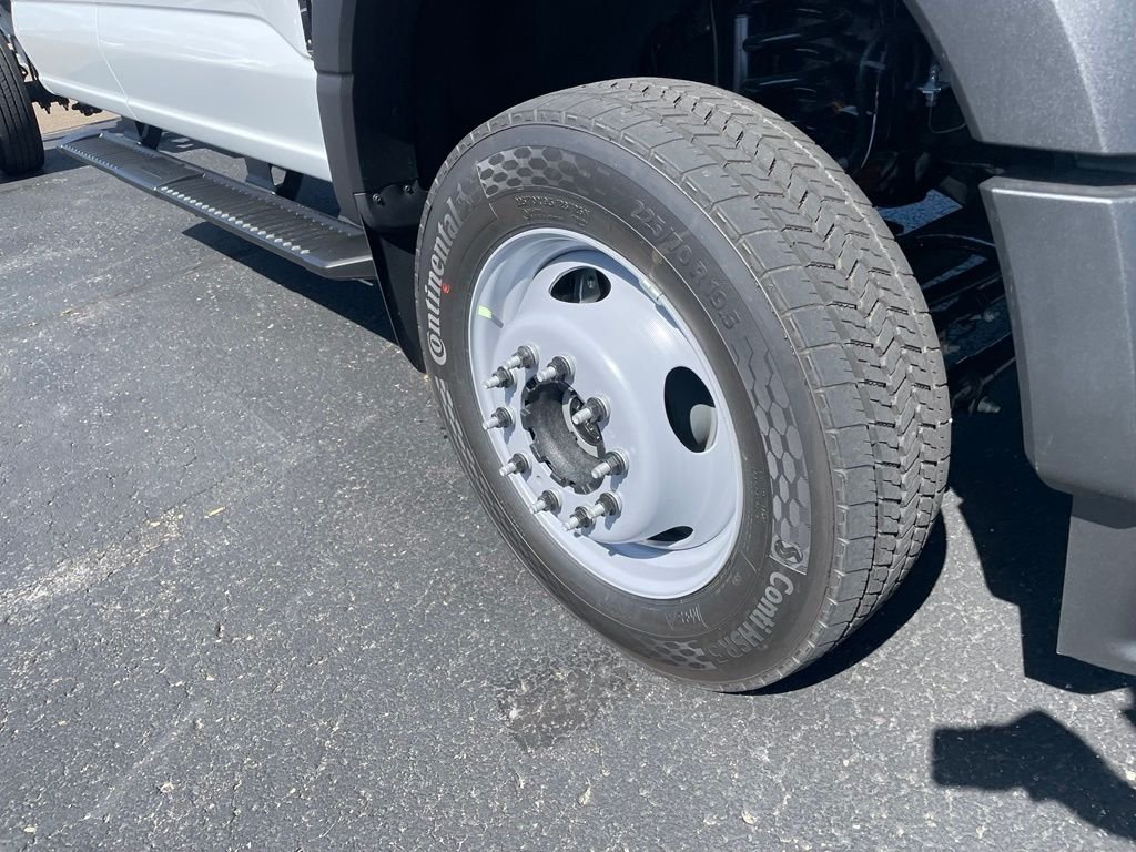 2026 Ford F-550 Super Duty Chassis Cab XL - Photo 3