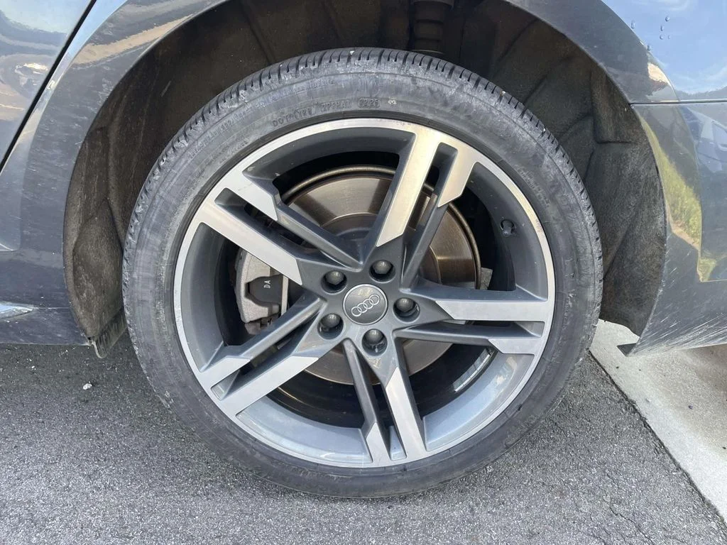 Used 2018 Manhattan Gray Metallic Audi Premium Plus image 5