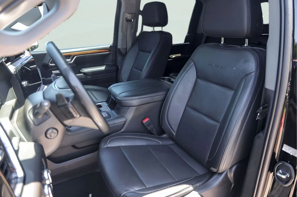 Used 2023 Black GMC Denali image 10