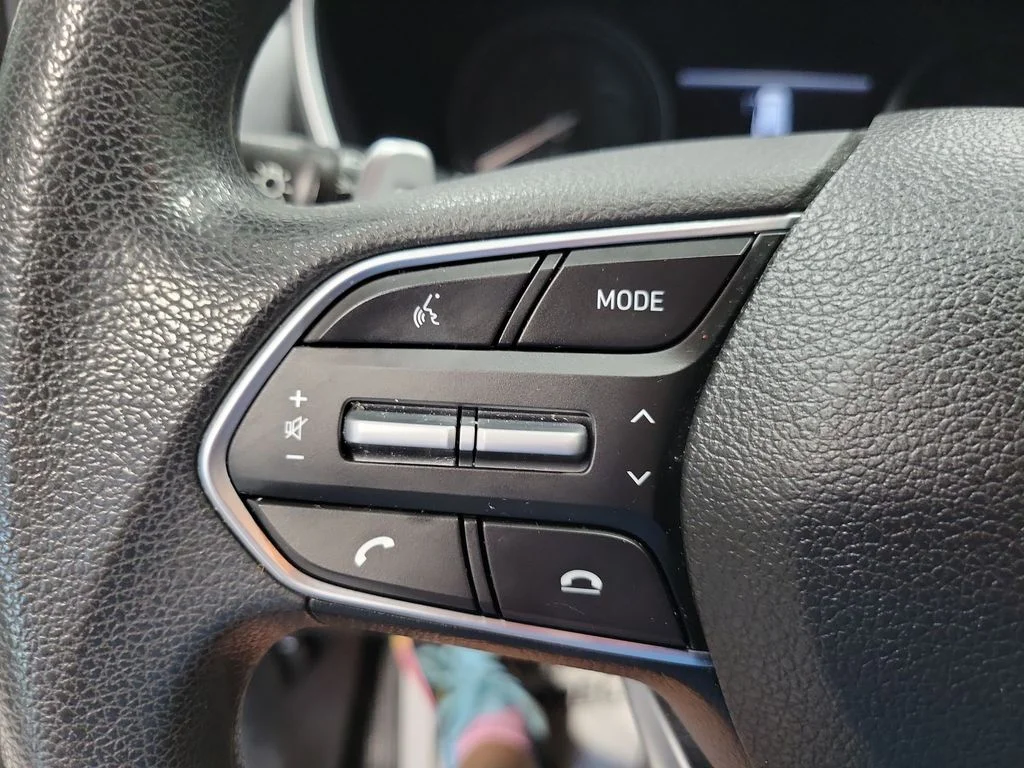 Certified Used 2021 Gray Hyundai SE image 28