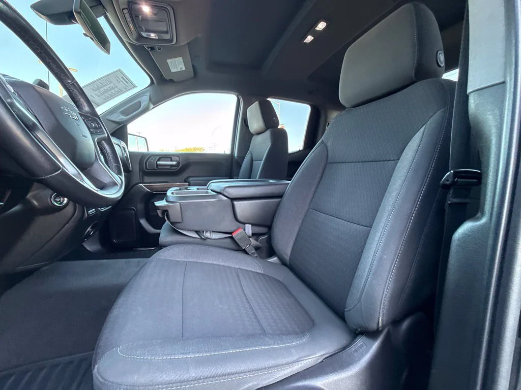 Used 2021 BLACK Chevrolet RST image 31