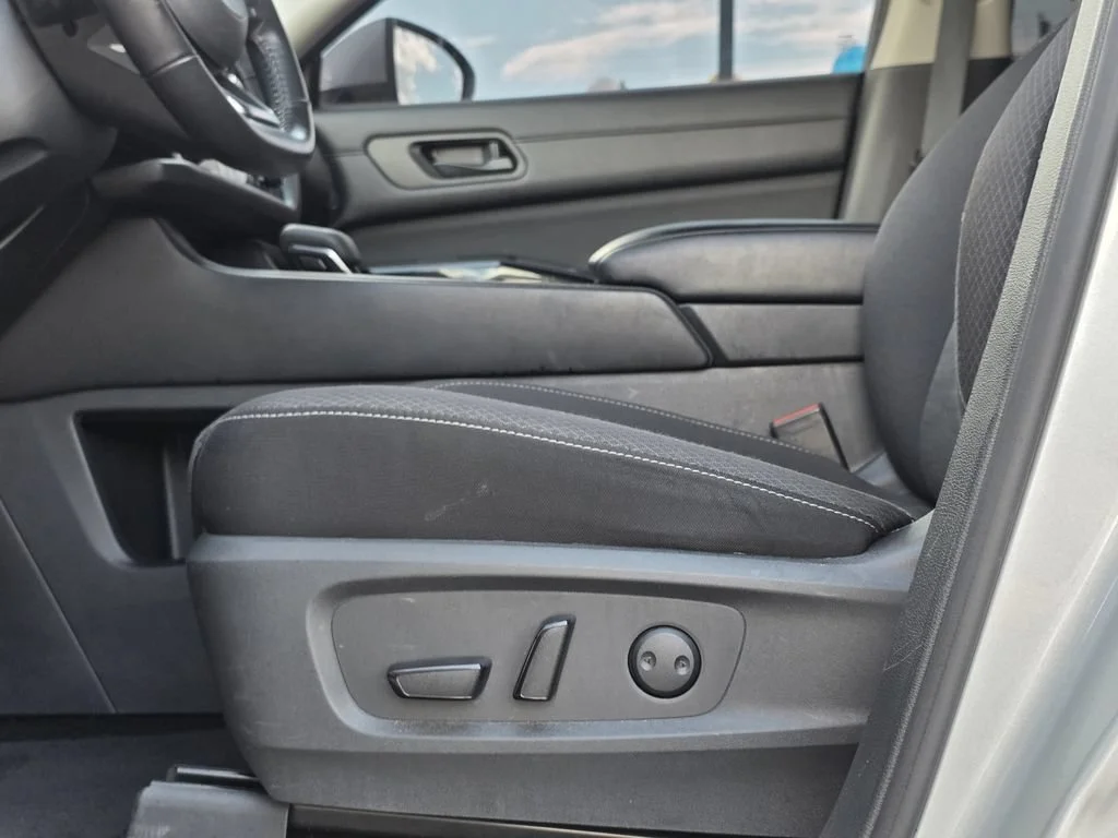 Used 2024 Silver Nissan SV image 23