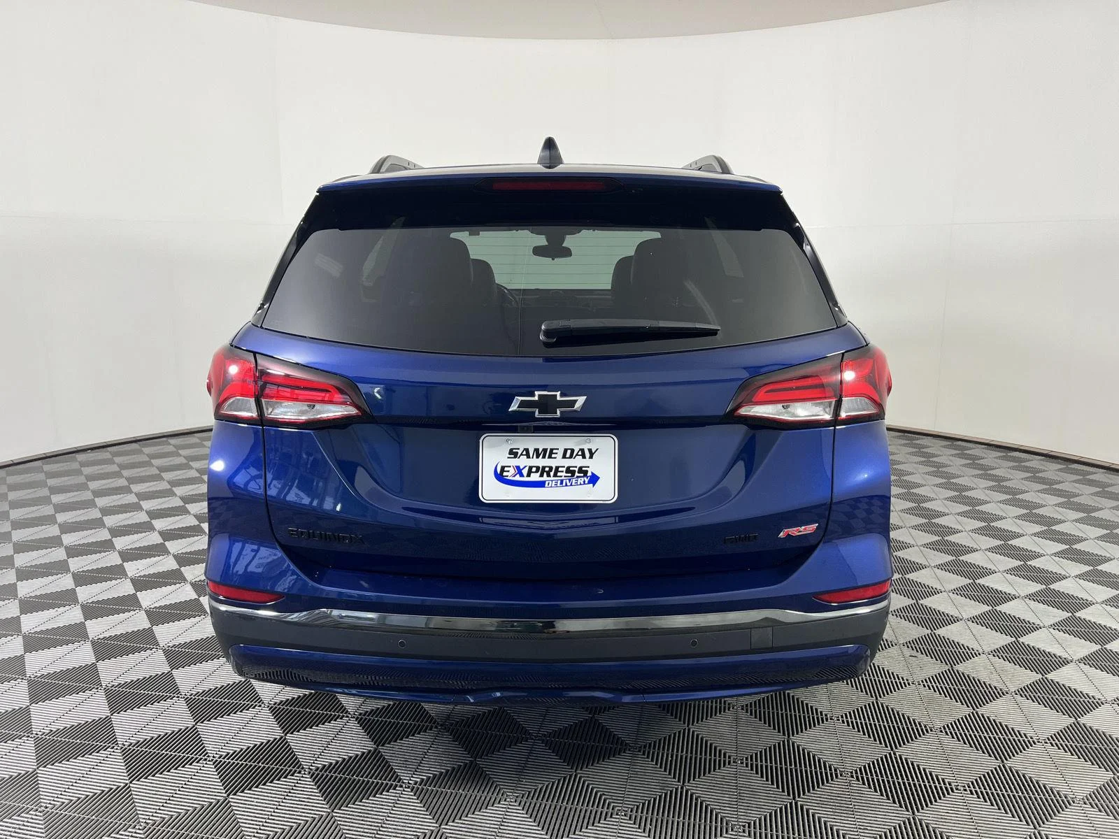 Used 2022 Blue Glow Metallic Chevrolet RS image 27