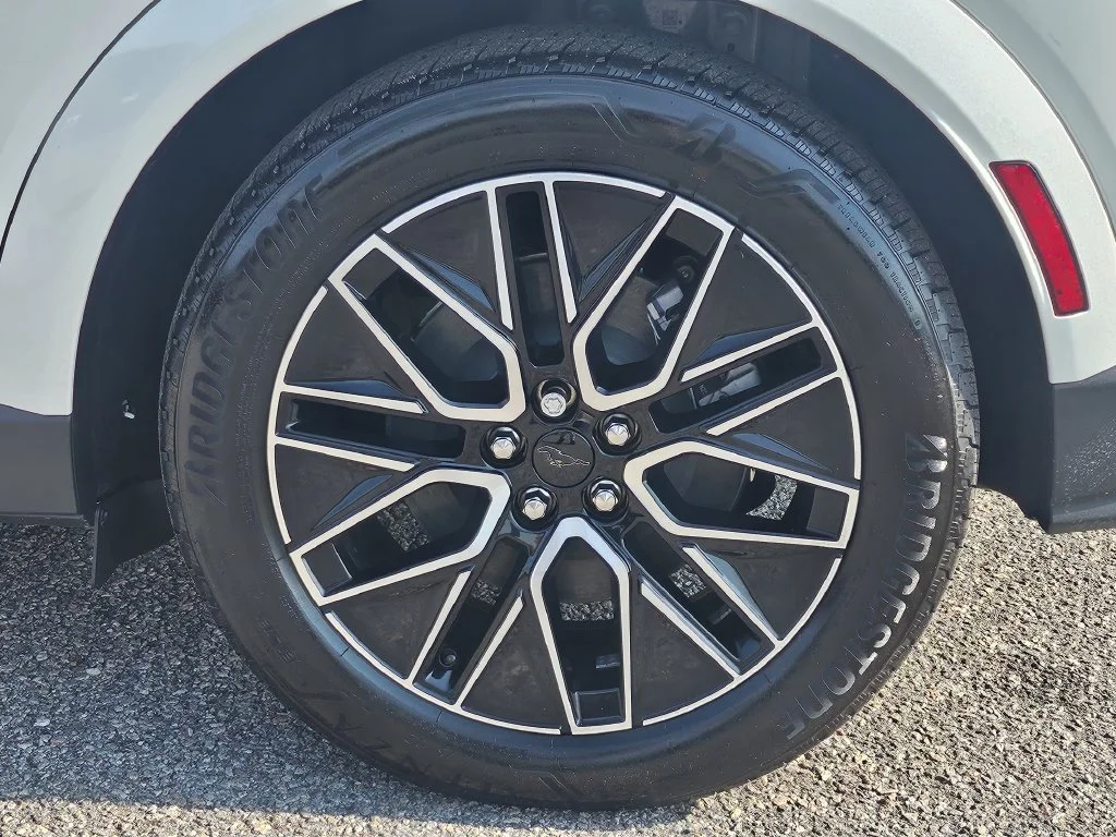 New 2026 Star White Metallic Tri-coat Ford Premium image 14