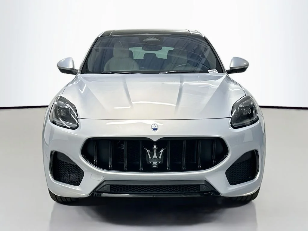 Used 2023  Maserati Modena image 6
