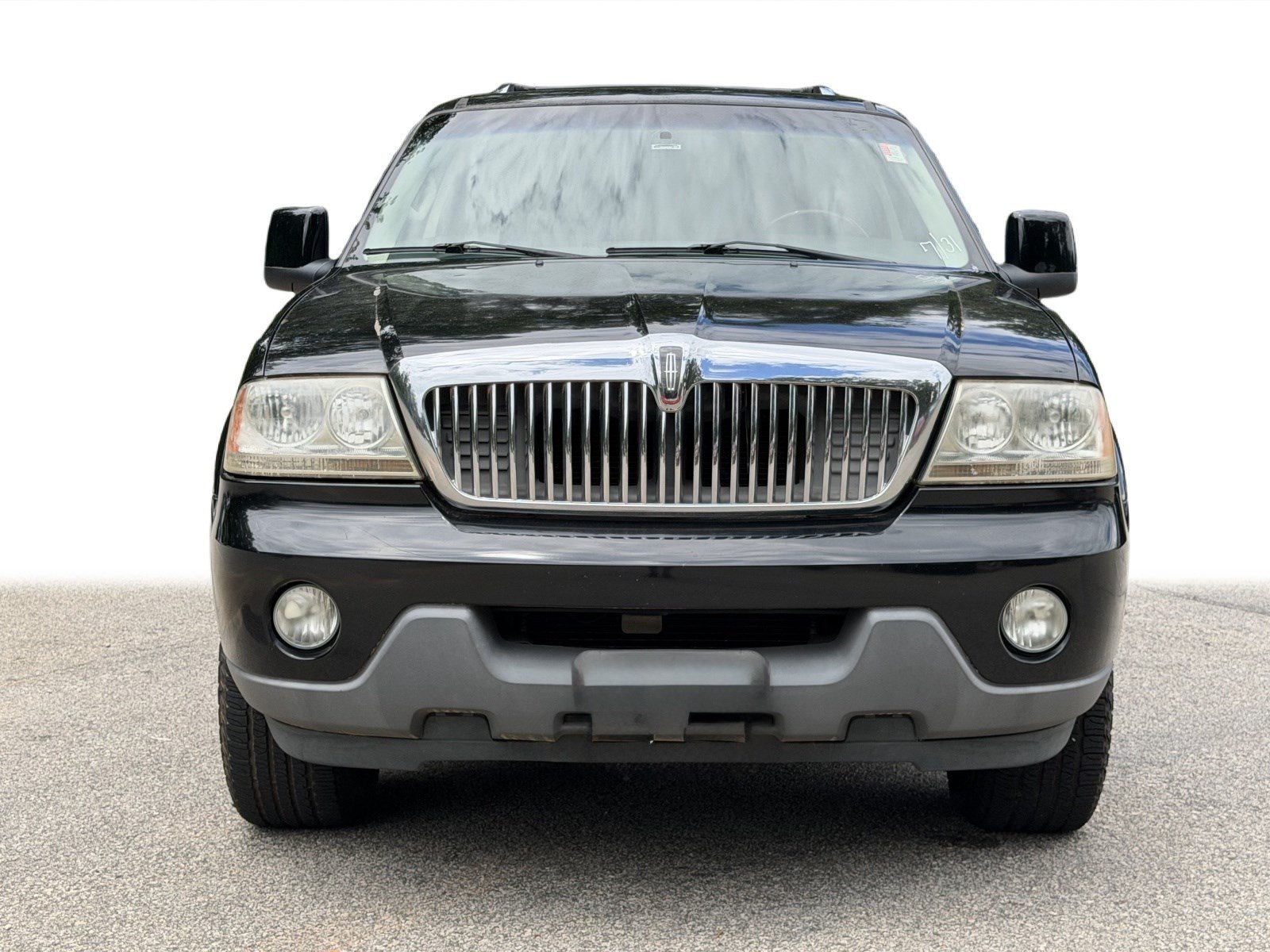 Used 2005 Black Lincoln Base image 22