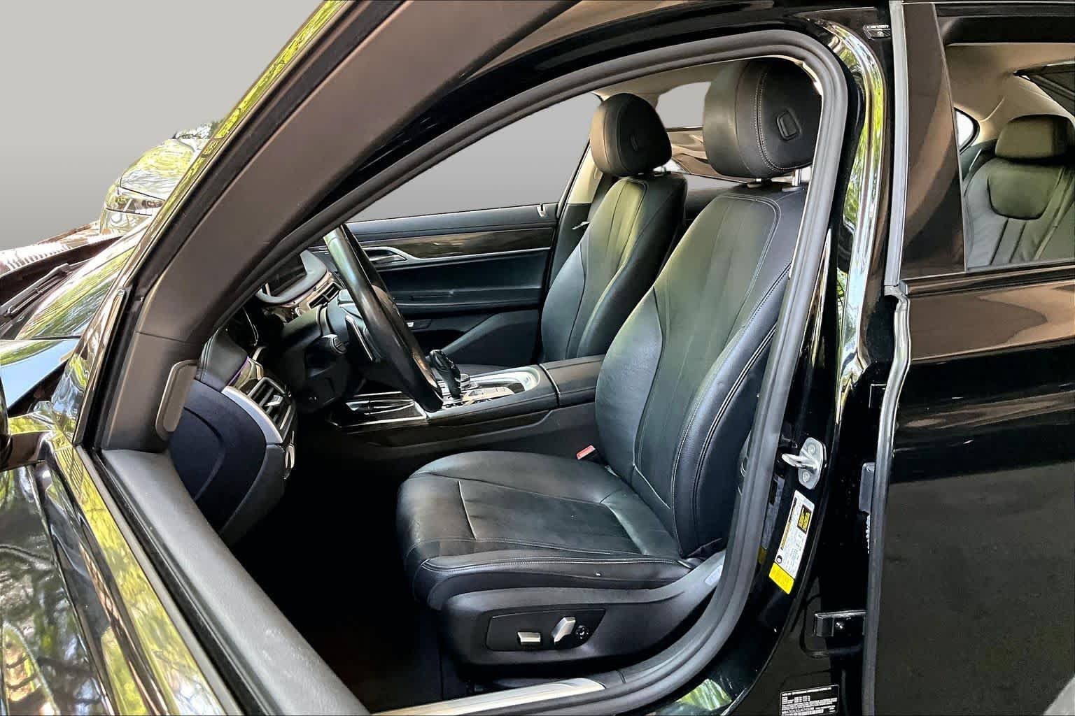 Used 2018 Black Sapphire Metallic BMW 740i image 7