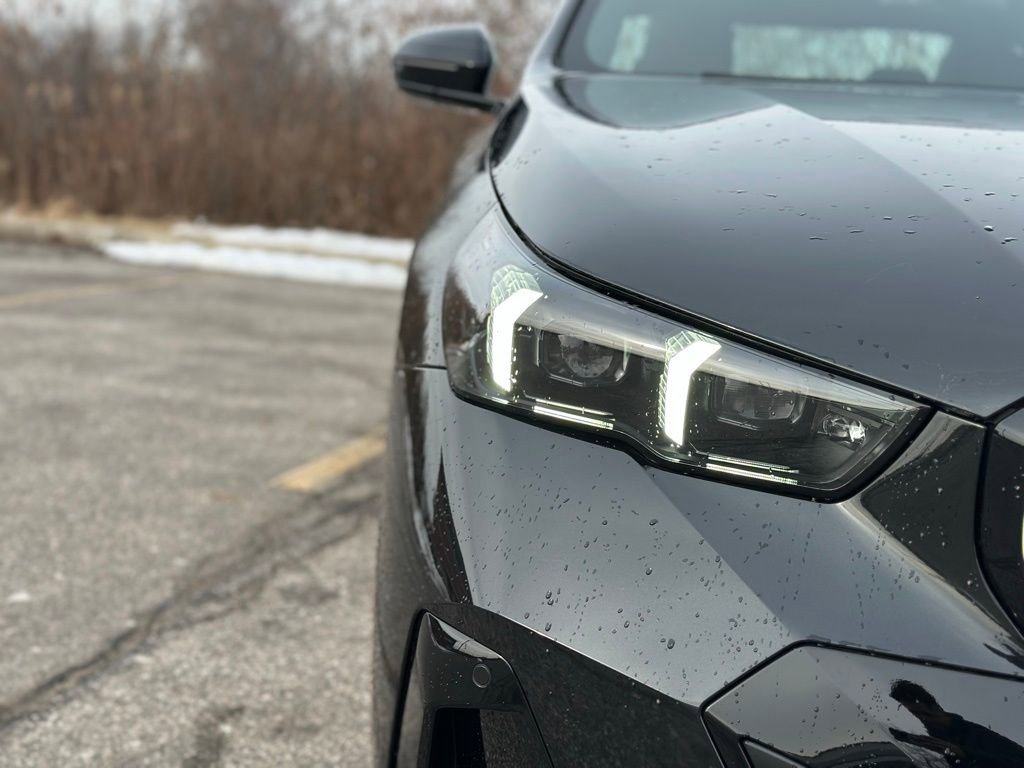 New 2026 Black Sapphire Metallic BMW 530i xDrive image 9