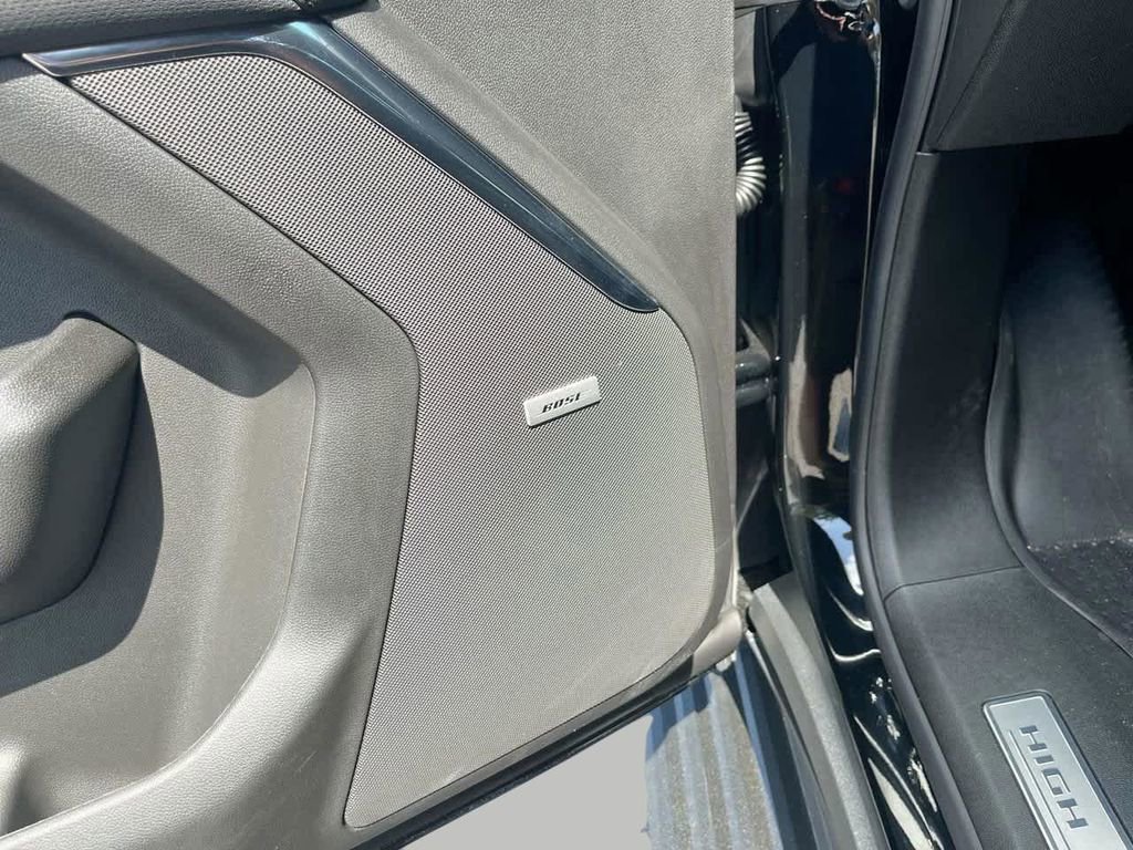 2026 Chevrolet Suburban High Country - Photo 17