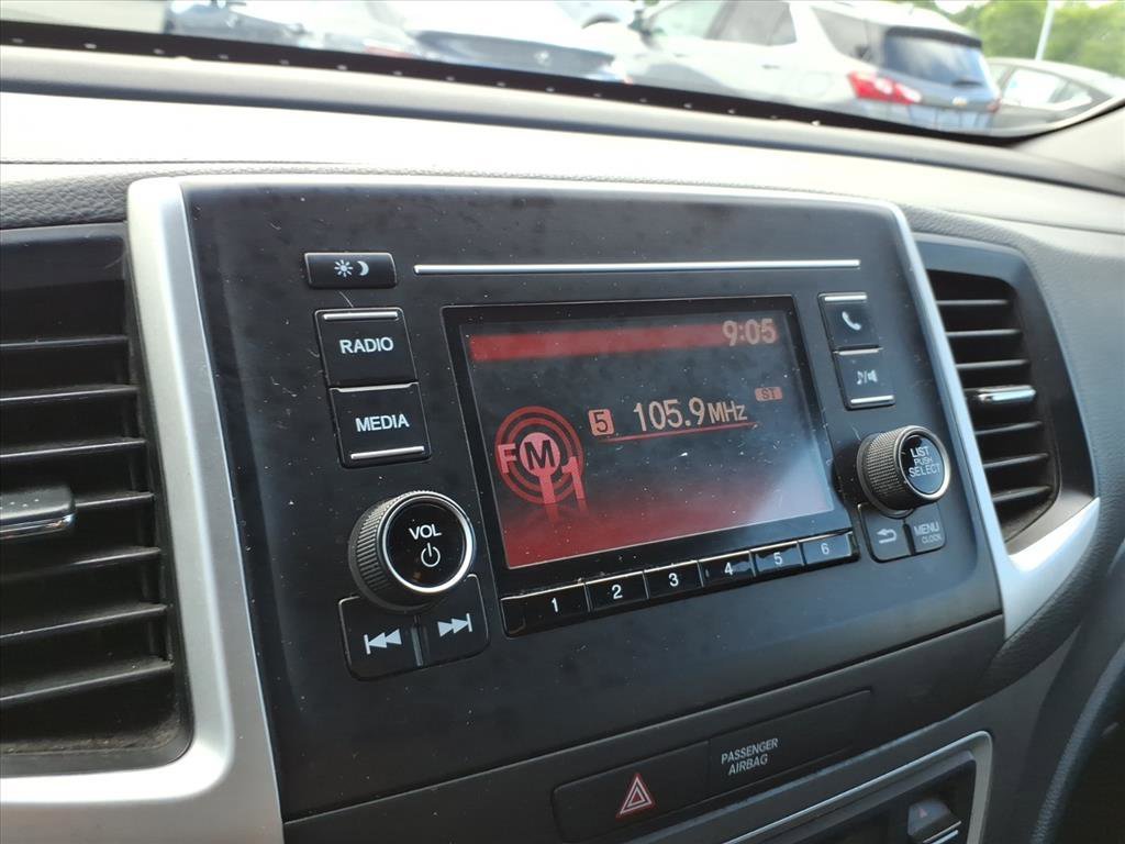 Used 2019  Honda Sport image 18