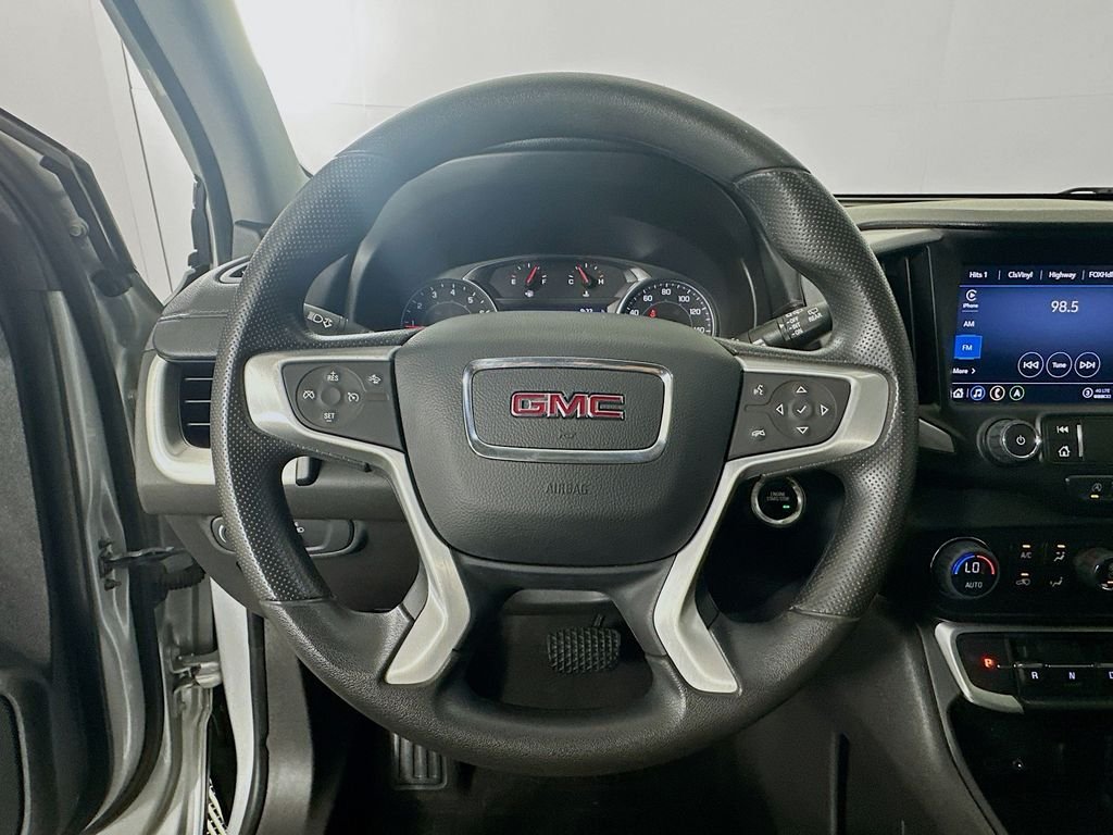 Used 2022 Quicksilver Metallic GMC SLE image 11