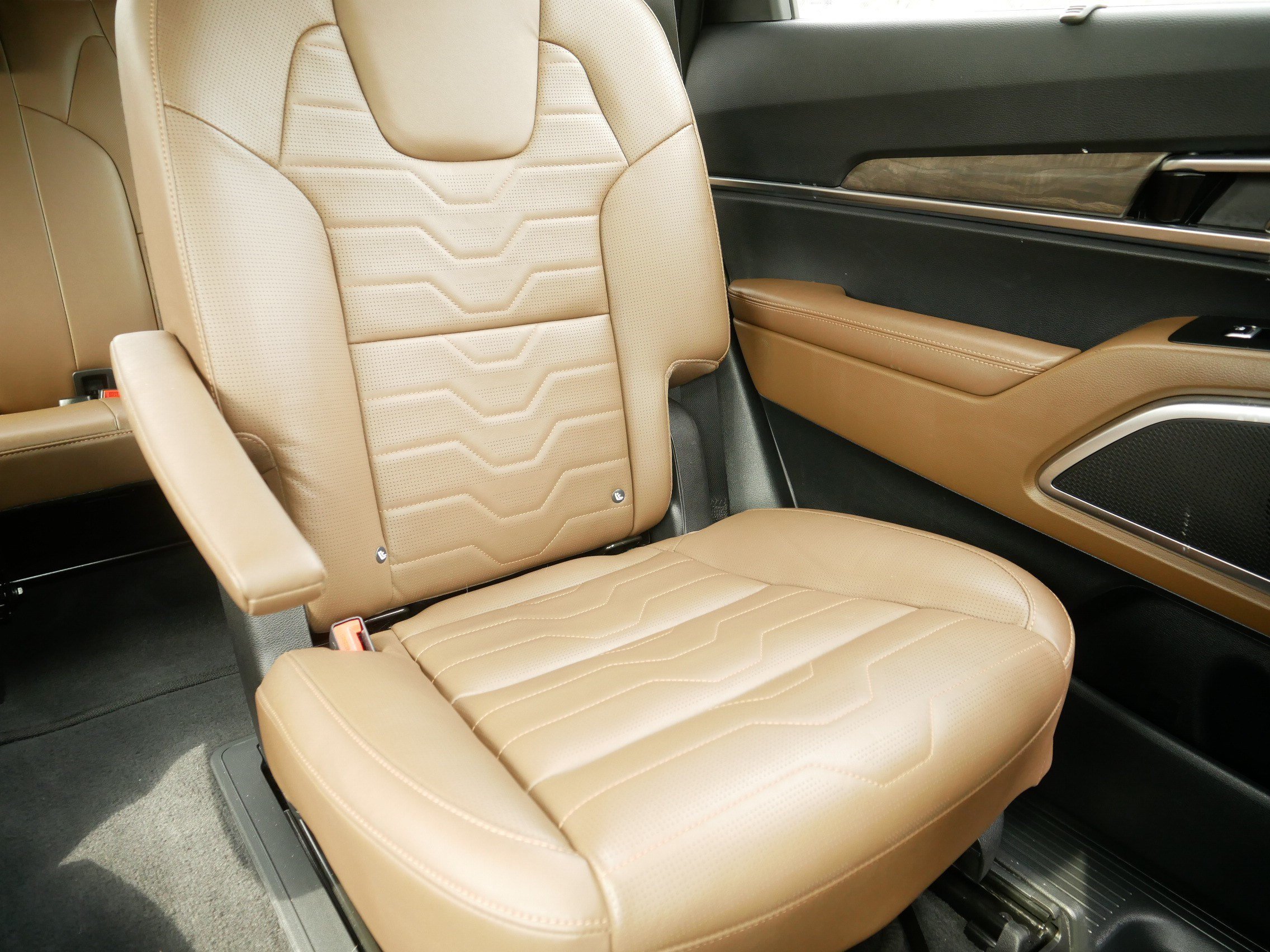 Certified Used 2022 Black Copper Kia SX image 14
