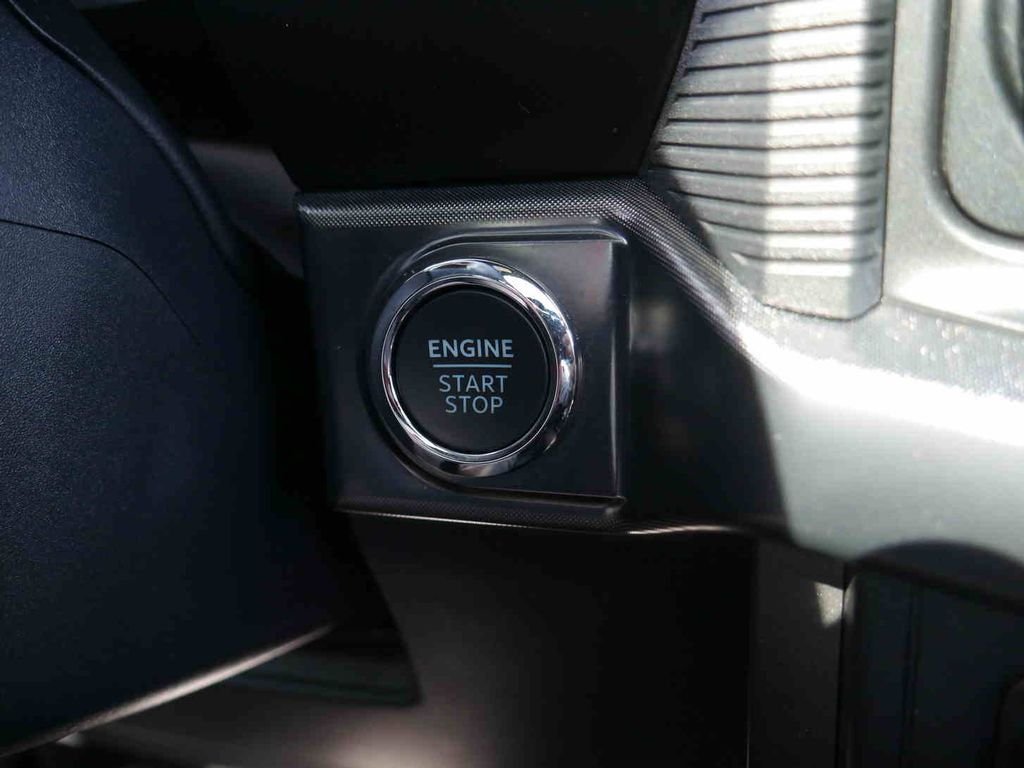 Used 2025 Silver Ford Tremor image 35
