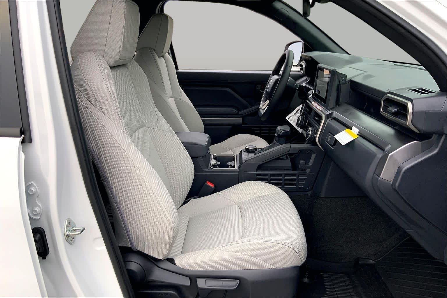 Used 2025 Ice Cap Toyota SR5 image 9