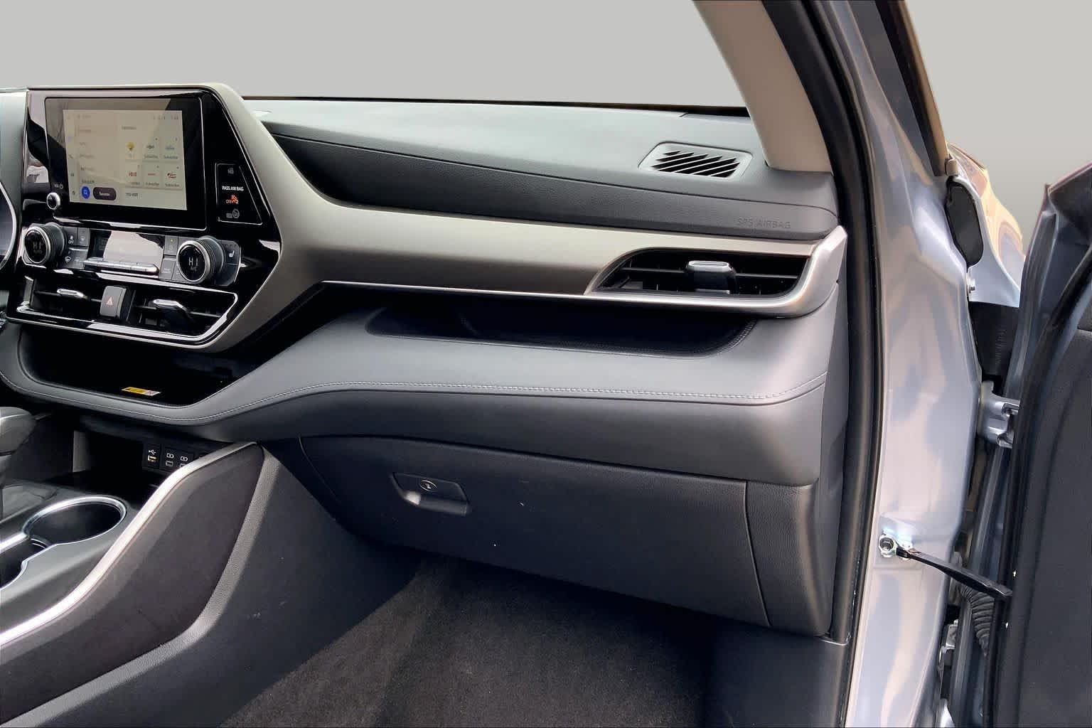 Used 2023 Moon Dust Toyota XLE image 19