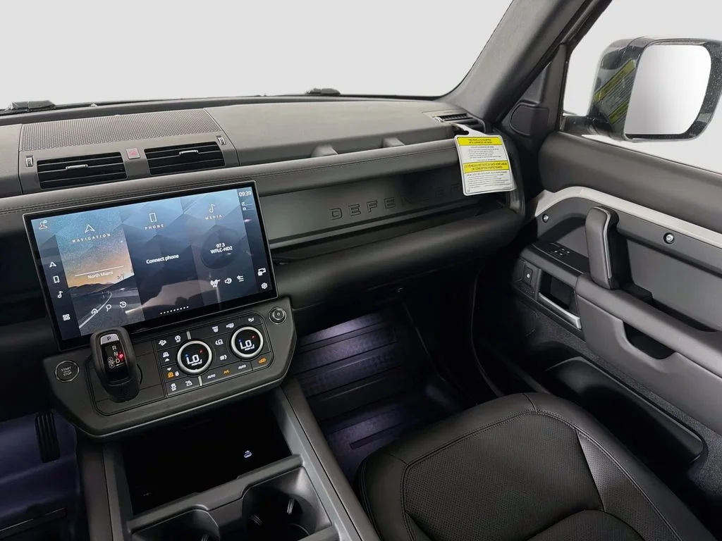 New 2026 Borasco Grey Land Rover X-Dynamic SE image 25